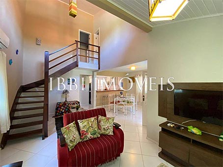 Apartamento Duplex Com 2 Quartos Em Boa Localização Próximo à Vila