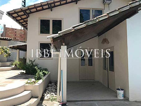 Apartamento Duplex Com 2 Quartos Em Boa Localização Próximo à Vila