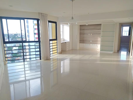 Espaçoso Apartamento de 2 Quartos em Brotas