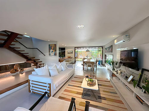 Descubra o Paraíso em Arraial d'Ajuda: Casa de Sonhos a 200 Metros da Praia!