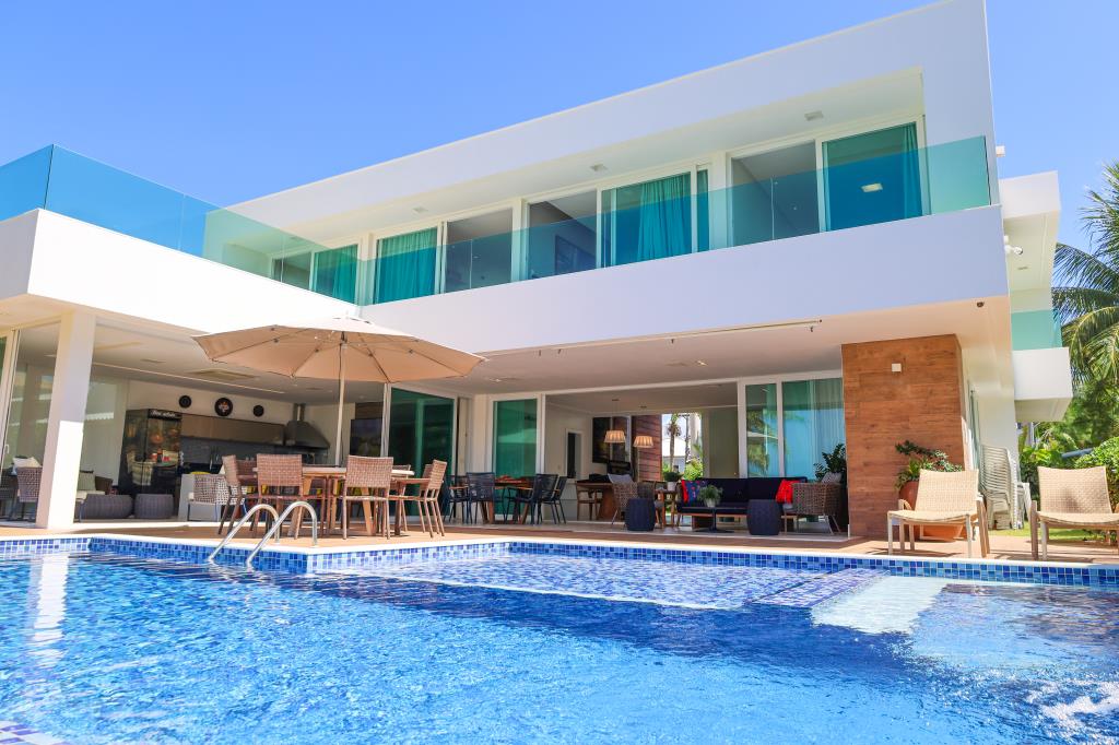 Guarajuba - Casa Pé Na Areia Com 06 Suítes