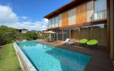 Um paraíso tropical te espera com casas de luxo na Praia do Forte