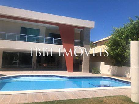 Bela Mansão de 6 Quartos em Condomínio de Alta Classe