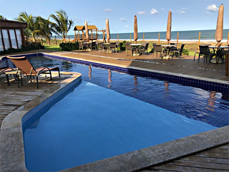 Casa Geminada de 3 Quartos em um Condomínio à Beira-mar