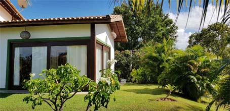 Grande Casa de 3 Quartos em Condomínio de Luxo Perto da Praia