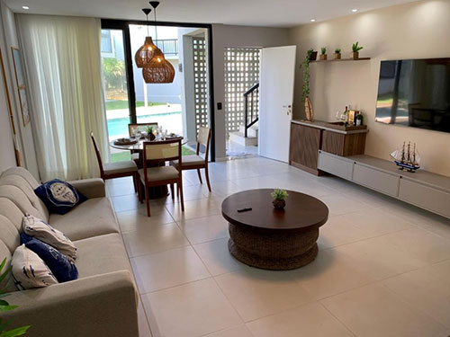 Apartamento Térreo à Beira-mar com Vistas para o Oceano