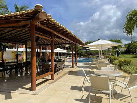 Apartamento de 3 Quartos em Condomínio Próximo à Praia de Itacimirim