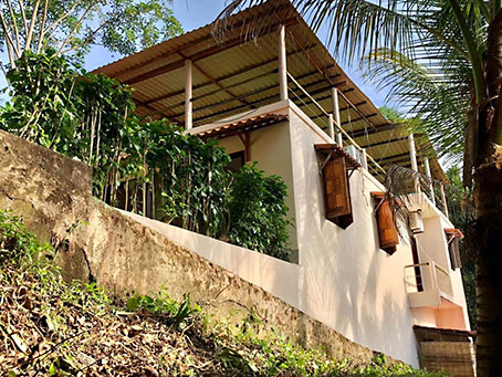 Imóveis com Uma Casa e Apartamento à Venda no Bairro da Lagoa