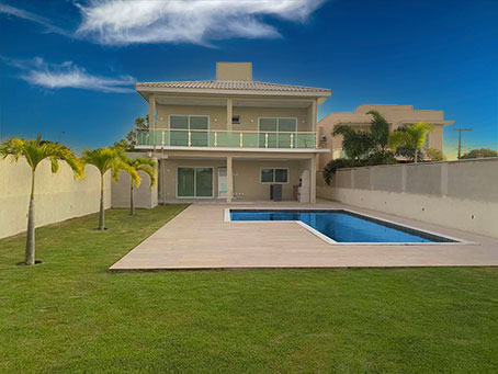 Linda Casa de 3 Quartos com Vista para o Mar em Porto Seguro