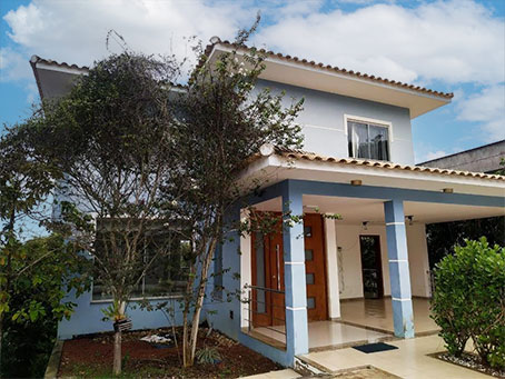 Mansão de Quatro Quartos com Vista para o Mar