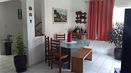 Casa Duplex de 3 Quartos Com Vista Para o Mar em Condomínio Fechado