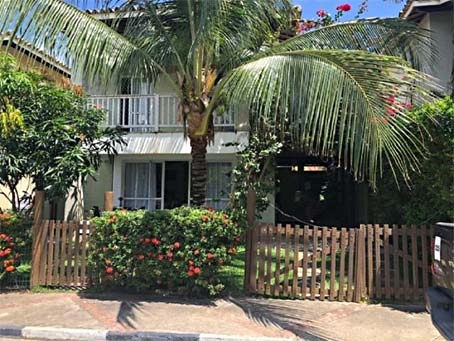 Charmosa Casa de 3 Quartos em Condomínio