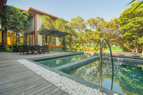 Mansão de Luxo de Cinco Quartos com Vista para o Mar em Praia do Forte