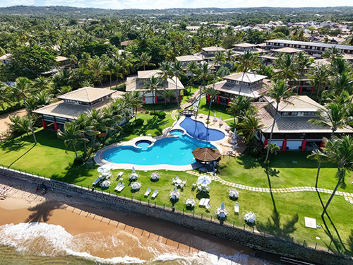 Apartamento Duplex Frente Mar em Praia do Forte: Luxo em Dois Andares