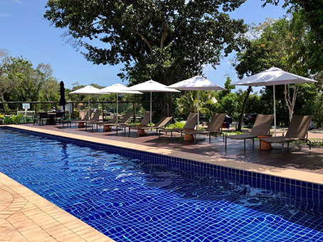 Apartamento Mobiliado de 3 Quartos com Varanda na Praia do Forte