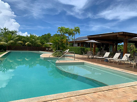 Apartamento de Frente para o Leste Perto da Vila e do Mar