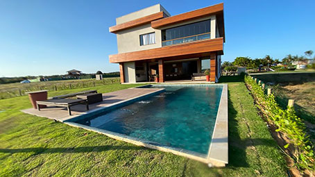 Mansão de Cinco Quartos Num Condomínio Resort Perto da Praia