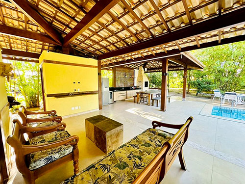 Casa Em Condomínio Com 04 Suítes: Seu Refúgio Particular