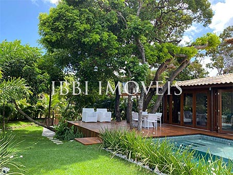 Linda Casa De 4 Quartos Em Um Condomínio Fechado Premium