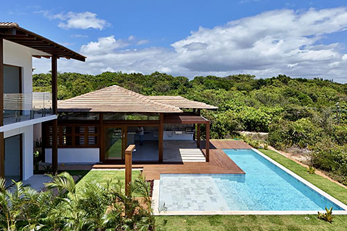 Praia do Forte - Casa Nova em Condomínio  com Localização Privilegiada