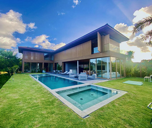 Residência de Luxo à Venda - Pronta para Morar