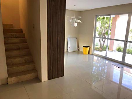 Casa de 3 Quartos em Condomínio Fechado