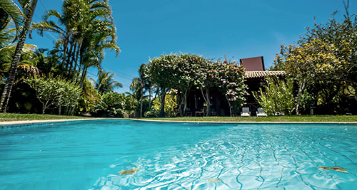 Chique Trancoso encontra a elegância rústica no Quadrado