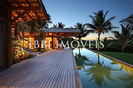 Casa de 3 Quartos em um Condomínio de Luxo à Beira-mar