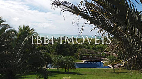 Propriedade com Três Casas e Vista Para o Mar