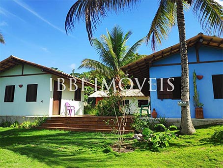 Casa de 3 Quartos com Três Chalés Perto da Vila